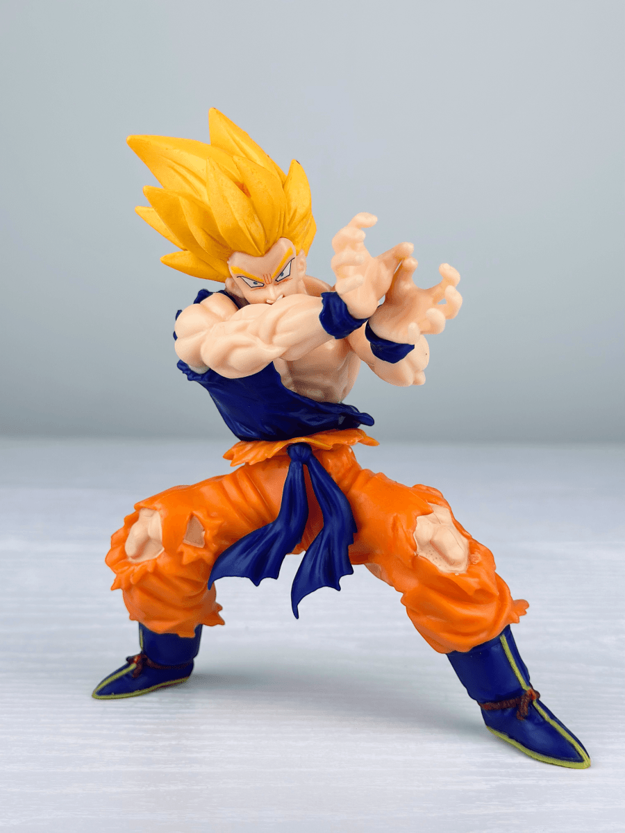 Capsule.pt - Figura Dragon Ball - Goku Super Saiyan - 17 cm
