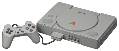 PlayStation original com o comando, a consola cujo som de arranque se tornou um dos mais reconhecidos dos videojogos