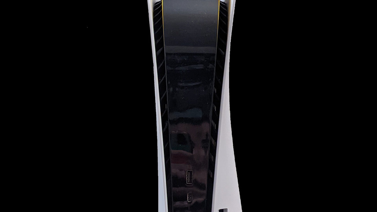 PlayStation 5 com comando DualSense, a consola que vai receber Halo pela primeira vez