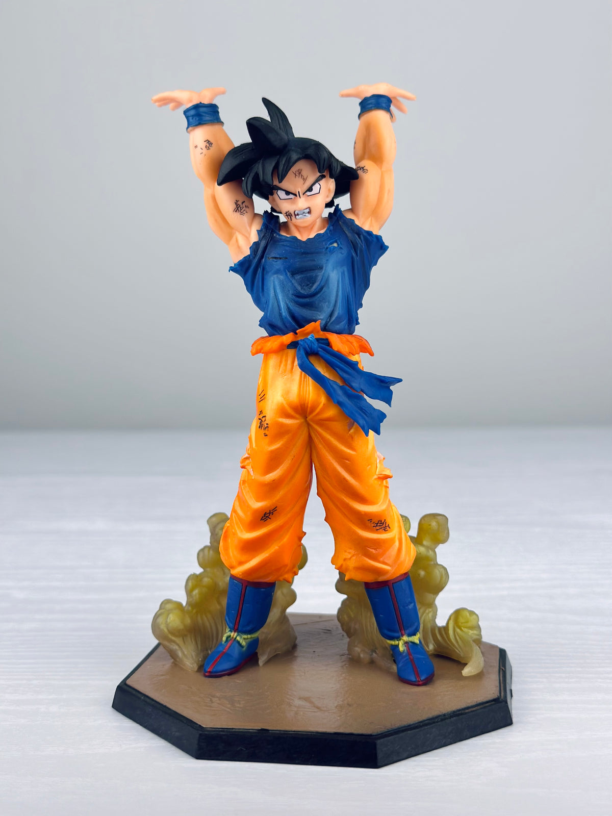 Figura Dragon Ball - Goku Genki Dama - 17 cm